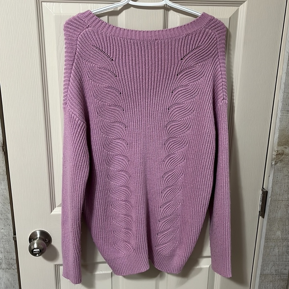 Signature 8 Sweater - Picture 3 of 3